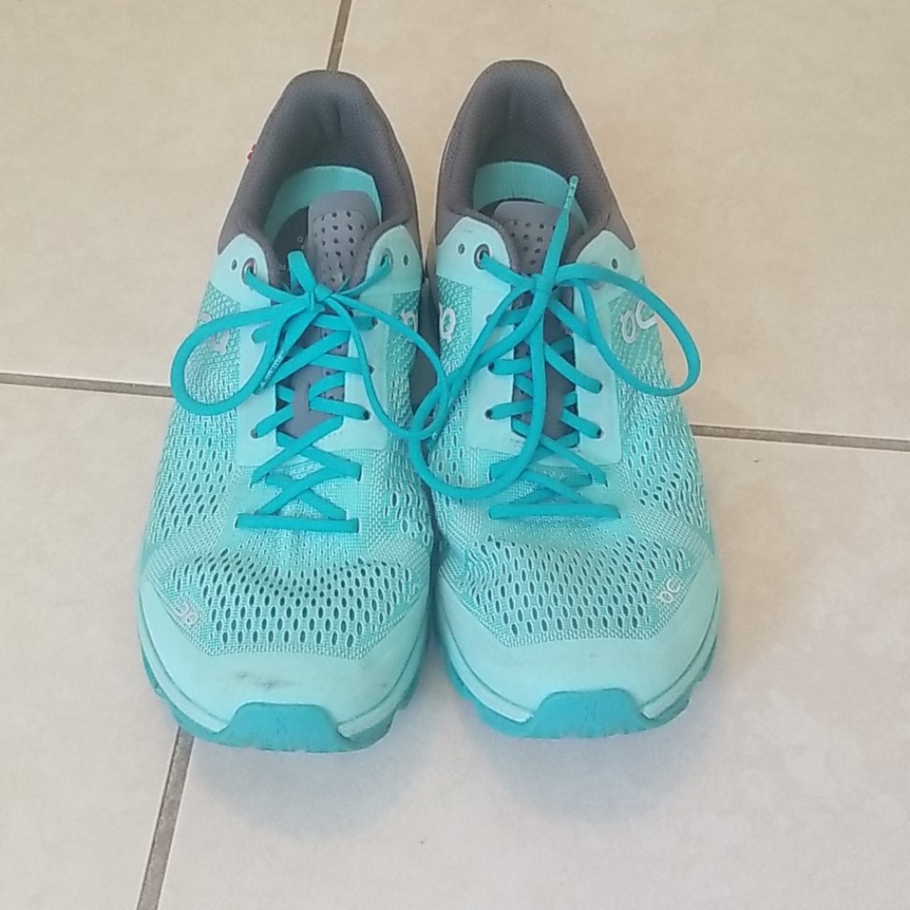 ON cloudsurfer Sneakers Size 9